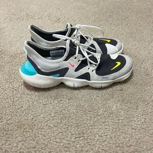 Nike free tennis shoes